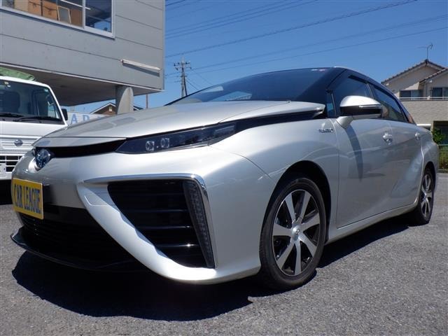 Toyota MIRAI 2016 — фото автомобиля