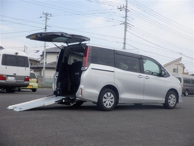 Toyota NOAH 2021 — фото автомобиля 1