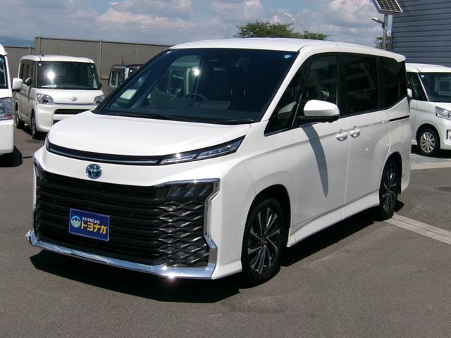 Toyota VOXY 2025 — фото автомобиля