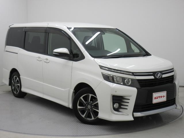 Toyota VOXY 2017 — фото автомобиля 1