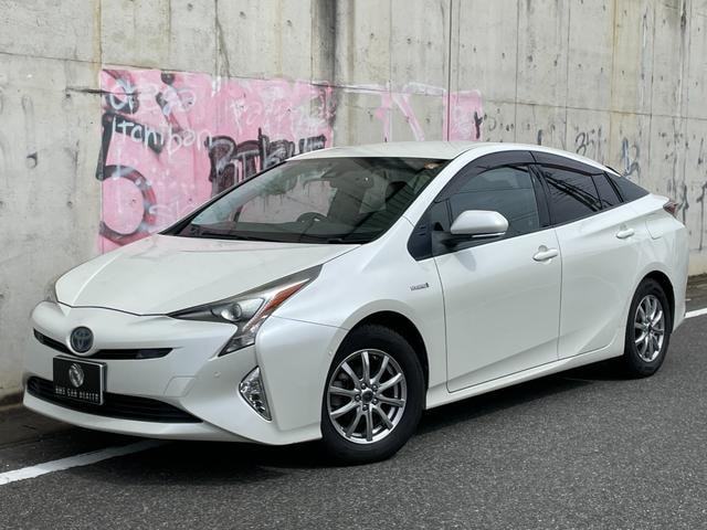 Toyota PRIUS 2016 — фото автомобиля 1