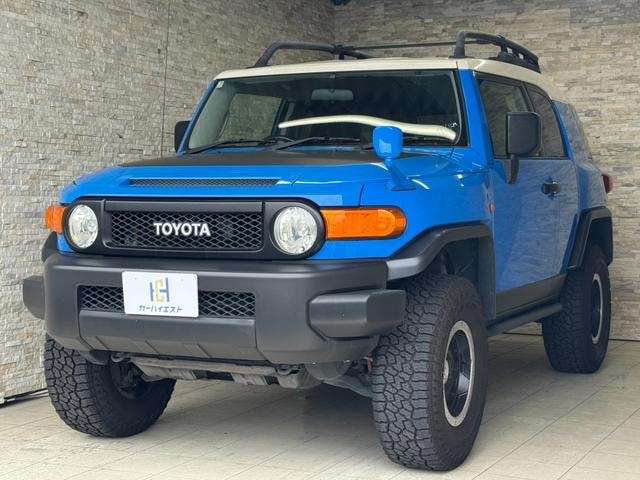 Toyota FJ CRUISER 2011 — фото автомобиля