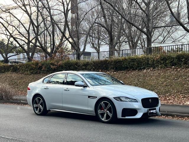 Jaguar XF 2016 — фото автомобиля 1