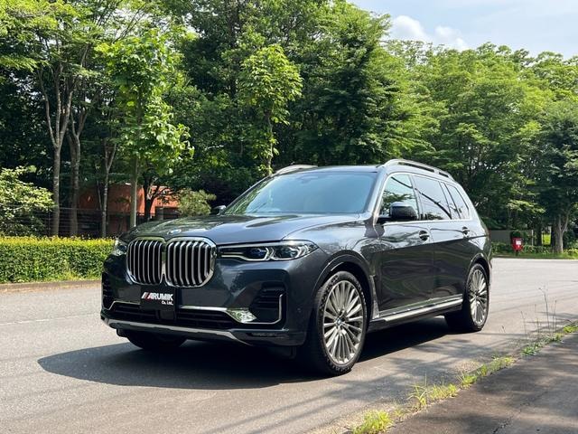 Bmw X7 2020 — фото автомобиля 1