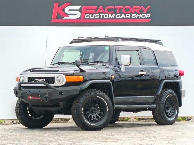 Toyota FJ CRUISER 2017 — фото автомобиля