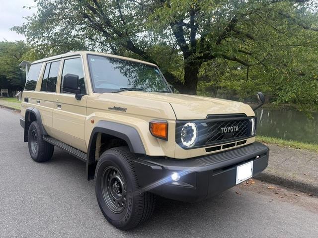 Toyota LAND CRUISER 70 2024 — фото автомобиля