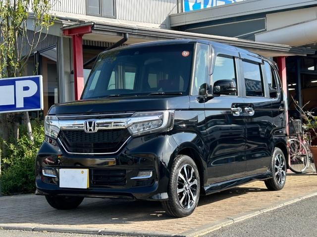 Honda N-BOX CUSTOM 2017 — фото автомобиля 1