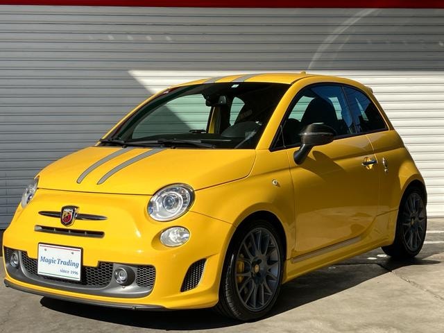 Abarth 695 TRIBUTO FERRARI 2011 — фото автомобиля