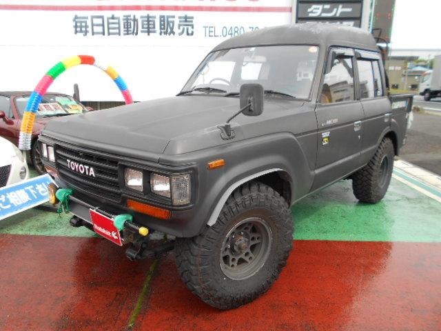 Toyota LAND CRUISER 60 1989 — фото автомобиля