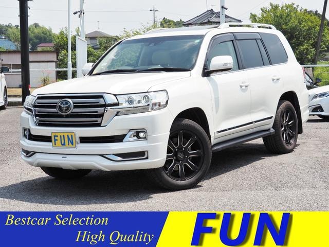 Toyota LAND CRUISER 2017 — фото автомобиля