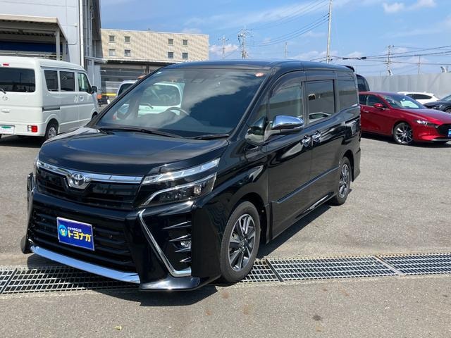 Toyota VOXY 2020 — фото автомобиля 1