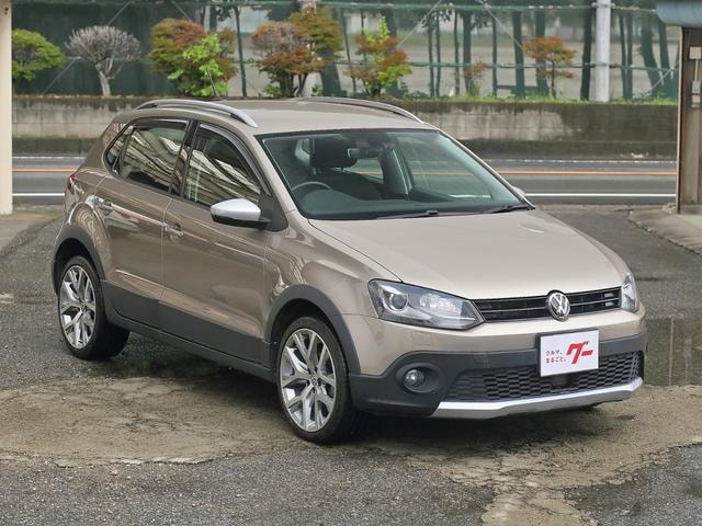 Volkswagen POLO 2015 — фото автомобиля