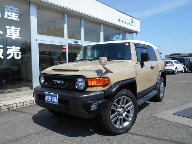 Toyota FJ CRUISER 2016 — фото автомобиля