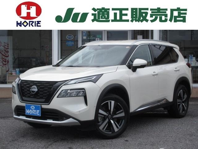 Nissan X-TRAIL 2022 — фото автомобиля 1