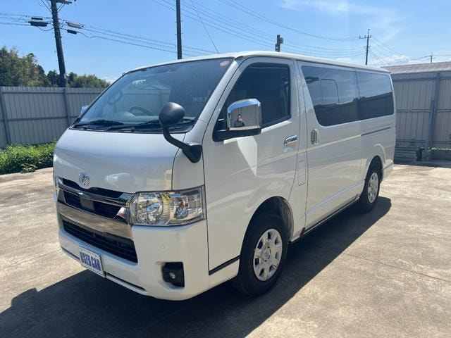Toyota HIACE VAN 2025 — фото автомобиля 1