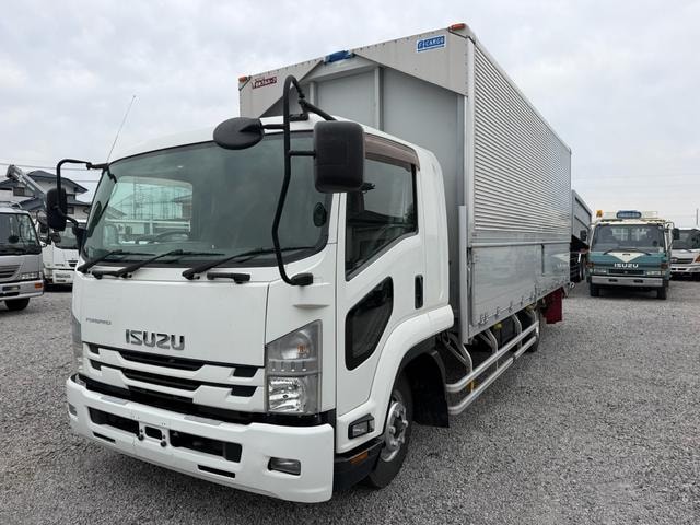 Isuzu FORWARD 2015 — фото автомобиля 1