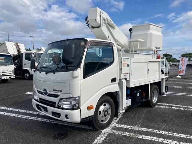 Hino DUTRO 2018 — фото автомобиля 1
