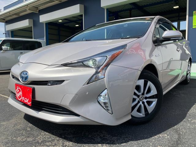 Toyota PRIUS 2017 — фото автомобиля 1