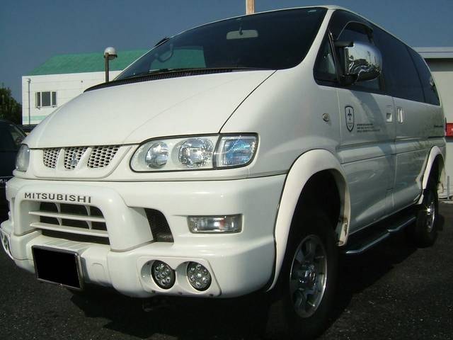 Mitsubishi DELICA SPACE GEAR 1999 — фото автомобиля