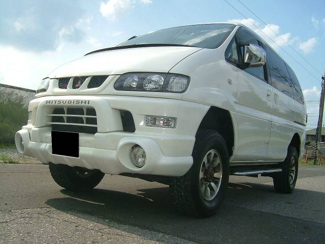 Mitsubishi DELICA SPACE GEAR 2001 — фото автомобиля