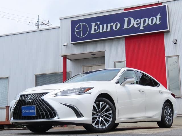 Lexus ES 2023 — фото автомобиля 1