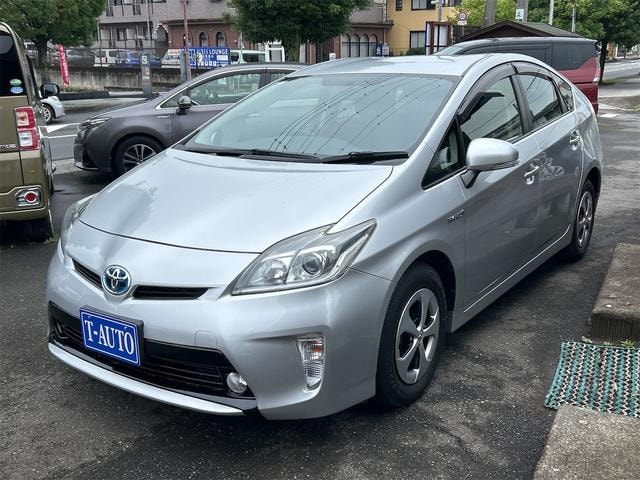 Toyota PRIUS 2012 — фото автомобиля 1