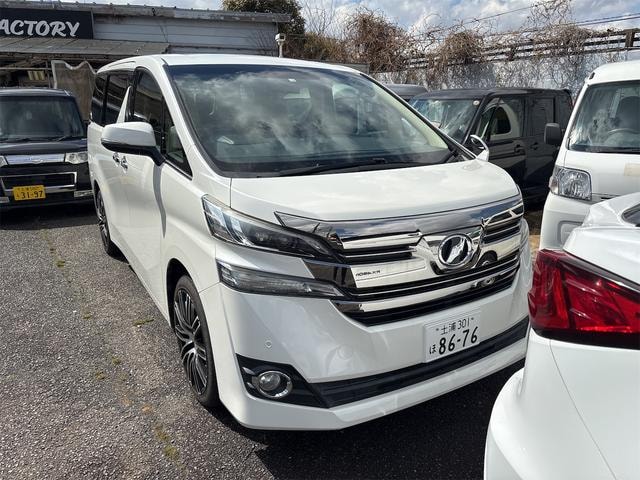 Toyota VELLFIRE 2016 — фото автомобиля 1