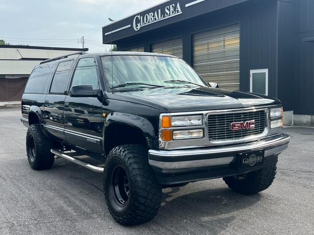 Gmc SUBURBAN  — фото автомобиля