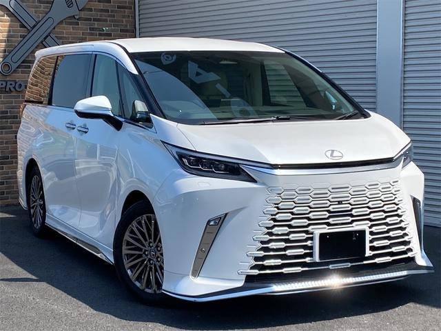 Lexus LM 2025 — фото автомобиля