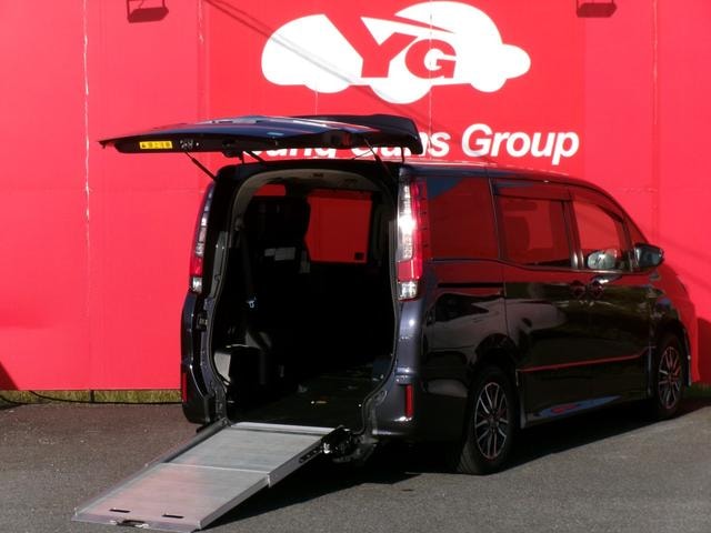 Toyota NOAH 2015 — фото автомобиля 1