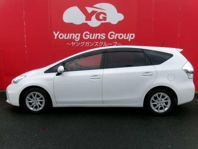 Toyota PRIUS ALPHA 2014 — фото автомобиля