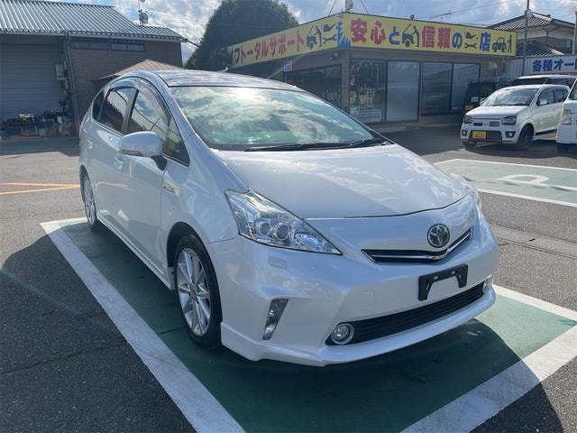 Toyota PRIUS ALPHA 2014 — фото автомобиля 1