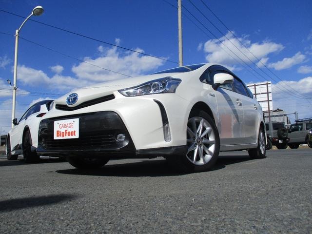Toyota PRIUS ALPHA 2015 — фото автомобиля