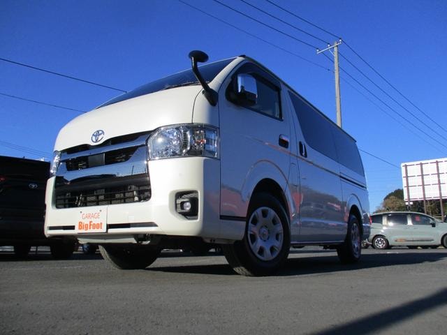 Toyota HIACE VAN 2022 — фото автомобиля