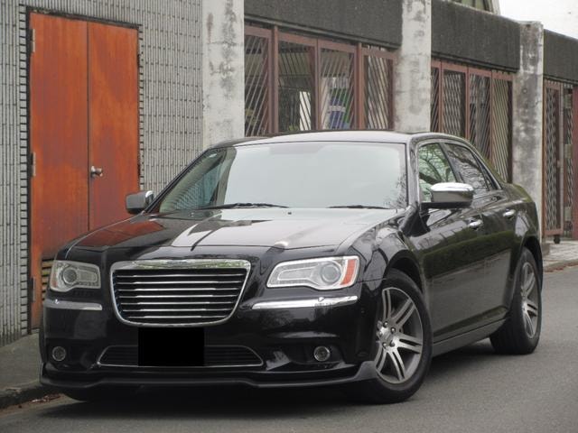Chrysler 300 2012 — фото автомобиля 1