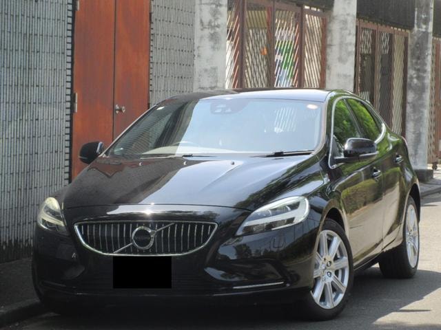 Volvo V40 2016 — фото автомобиля