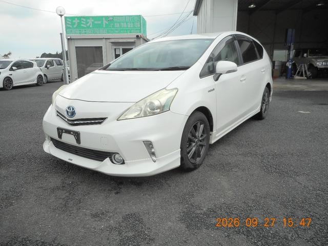 Toyota PRIUS ALPHA 2013 — фото автомобиля 1