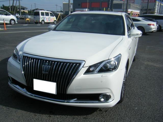Toyota CROWN MAJESTA 2016 — фото автомобиля