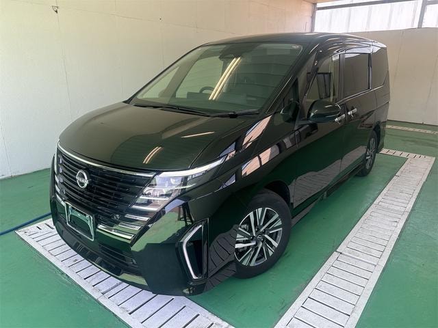 Nissan SERENA 2023 — фото автомобиля