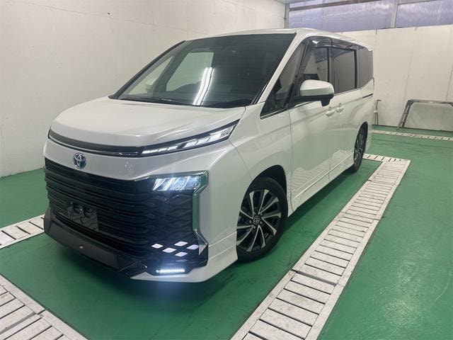 Toyota VOXY 2024 — фото автомобиля 1
