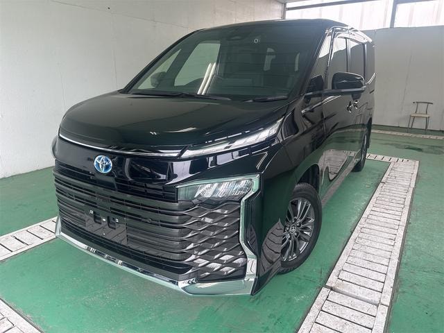 Toyota VOXY 2023 — фото автомобиля 1