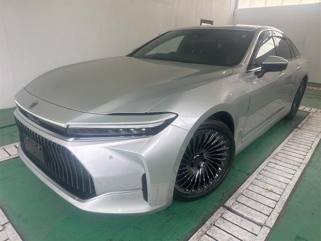 Toyota CROWN 2024 — фото автомобиля 1