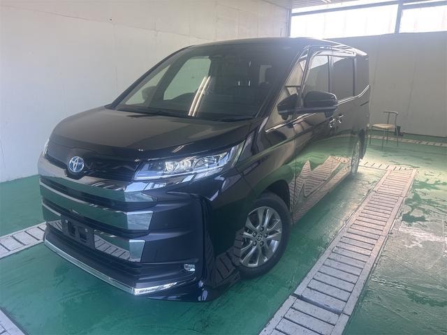 Toyota NOAH 2023 — фото автомобиля 1