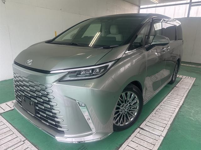 Lexus LM 2024 — фото автомобиля