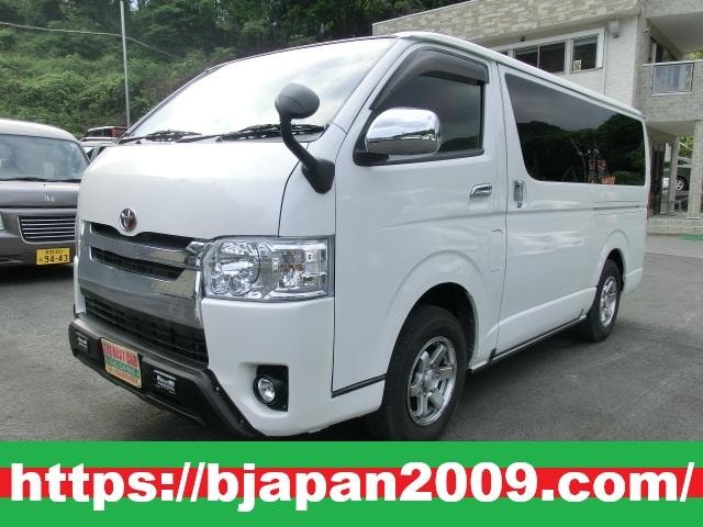 Toyota HIACE VAN 2017 — фото автомобиля 1
