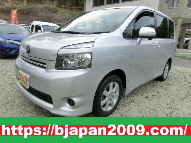 Toyota VOXY 2007 — фото автомобиля