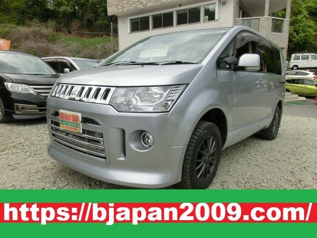 Mitsubishi DELICA D:5 2013 — фото автомобиля