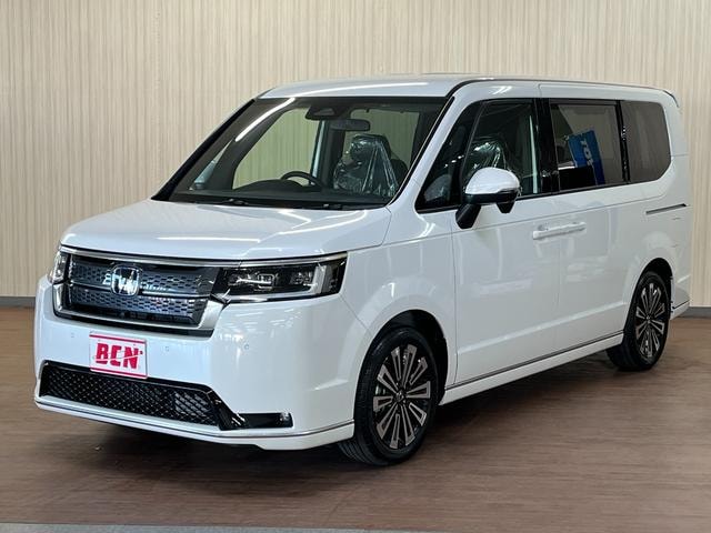 Honda STEPWAGON 2026 — фото автомобиля 1