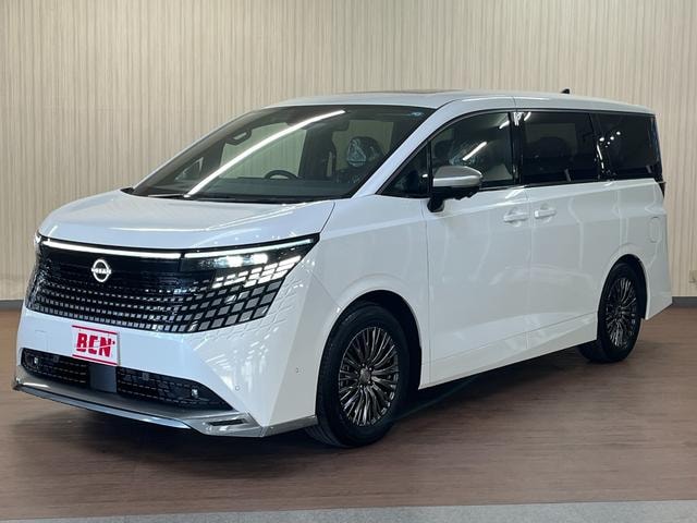 Nissan ELGRAND 2026 — фото автомобиля