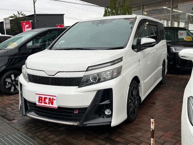 Toyota VOXY 2020 — фото автомобиля